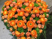 Blütenherz kurz vor der Fertigstellung auf dem Arbeitstisch